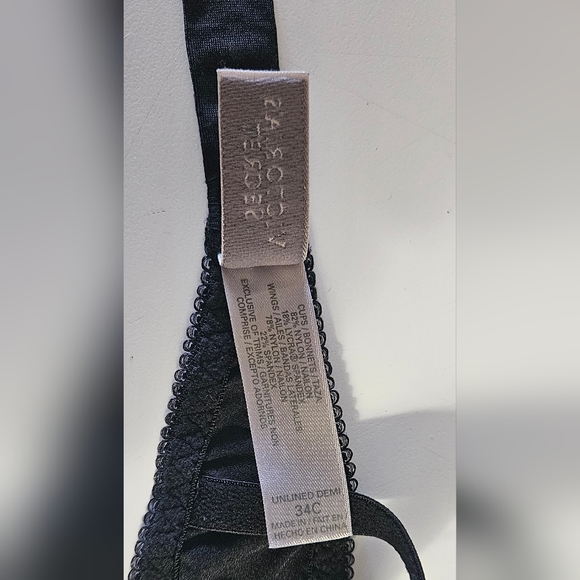 🌺Victoria's Secret Unlined Demi Bra - Picture 4 of 4